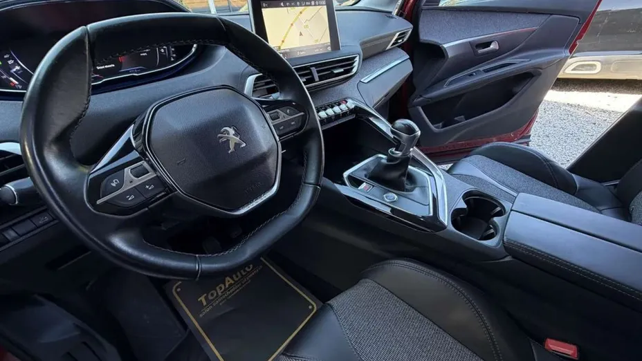 PEUGEOT 3008 -