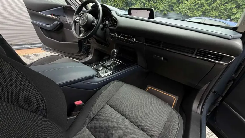 MAZDA CX-30 -