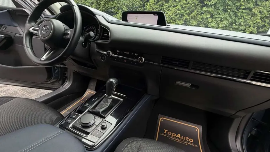MAZDA CX-30 -