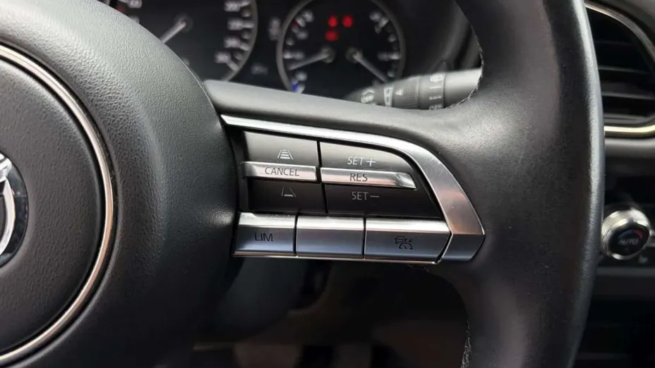 MAZDA CX-30 -