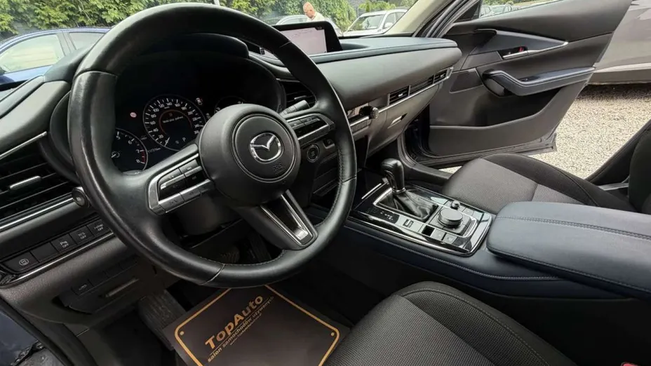 MAZDA CX-30 -