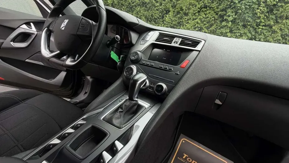CITROEN DS5 -
