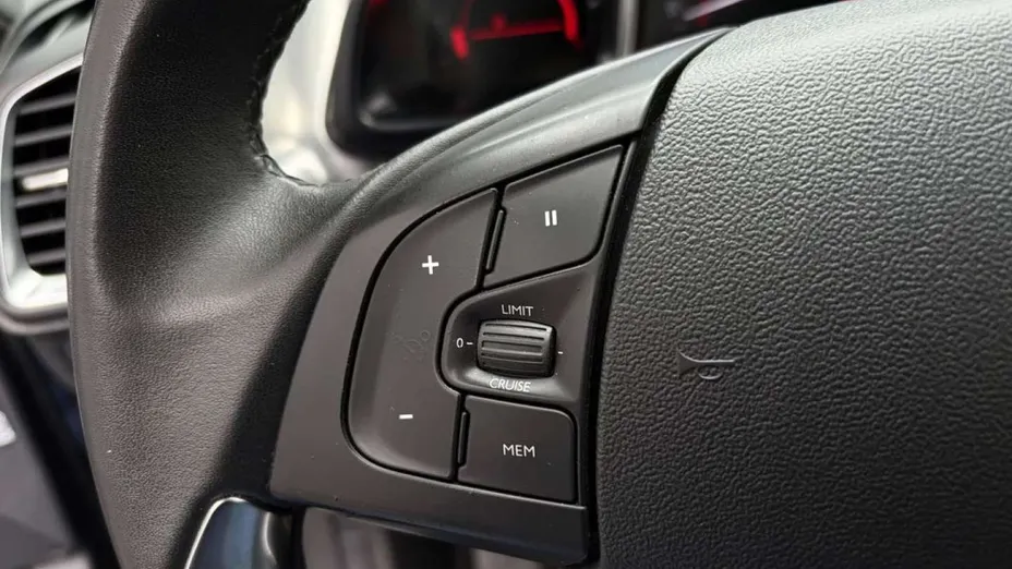 CITROEN DS5 -