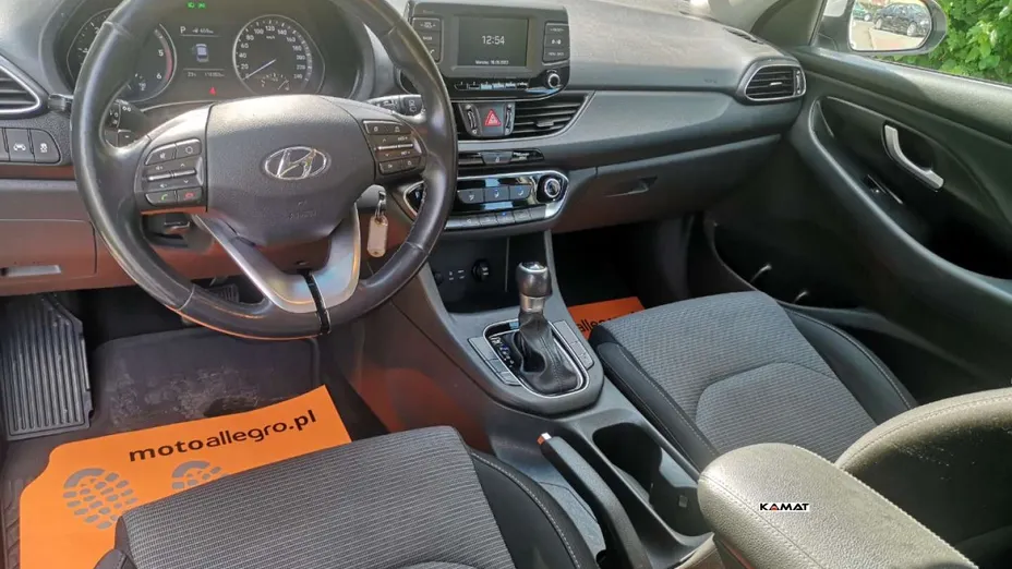 HYUNDAI i30 -