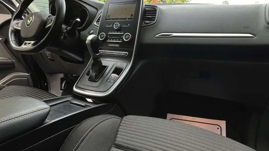 RENAULT Scenic -