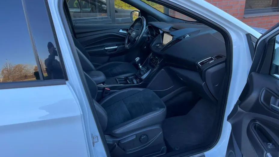 FORD Kuga -