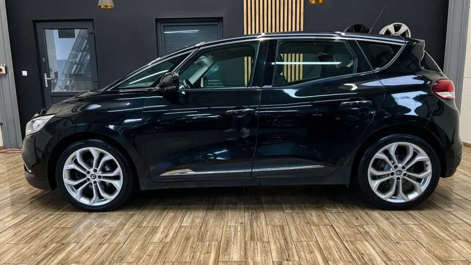 RENAULT Scenic -
