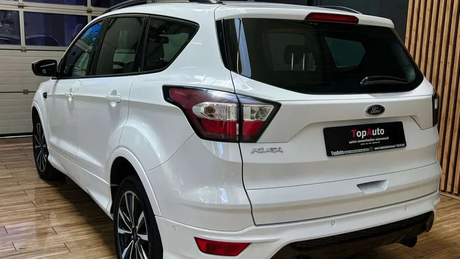 FORD Kuga -