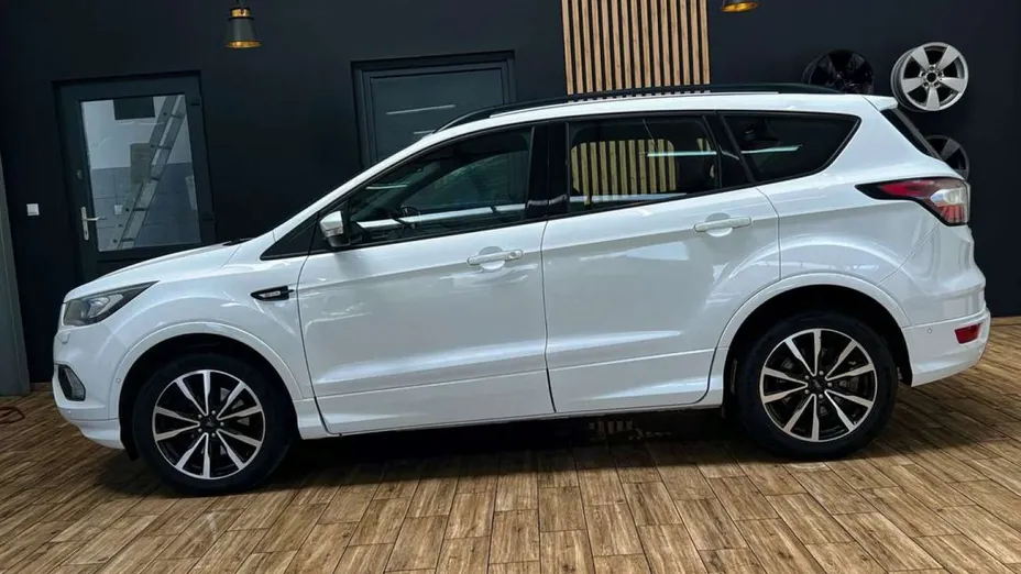 FORD Kuga -