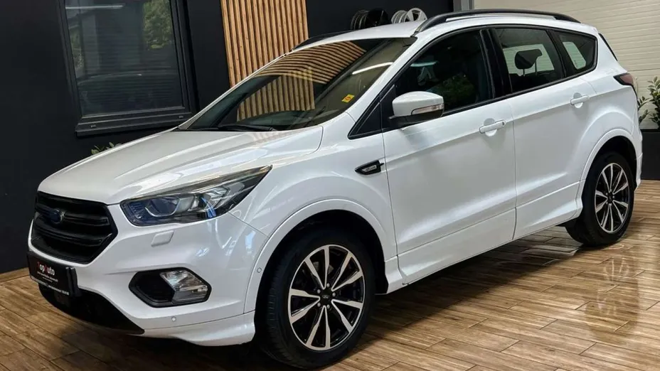 FORD Kuga -