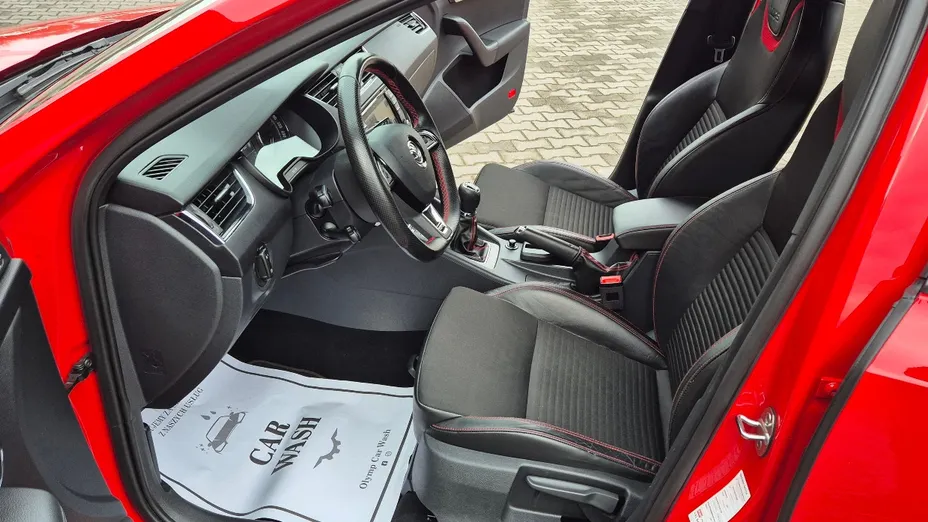 SKODA Octavia -