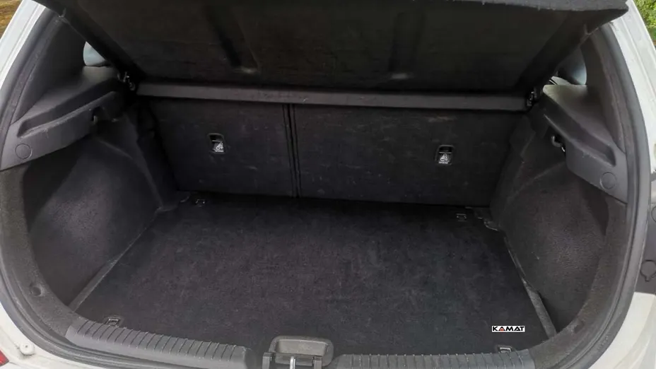 HYUNDAI i30 -