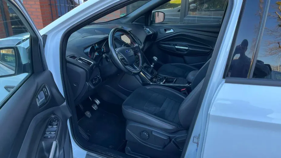FORD Kuga -