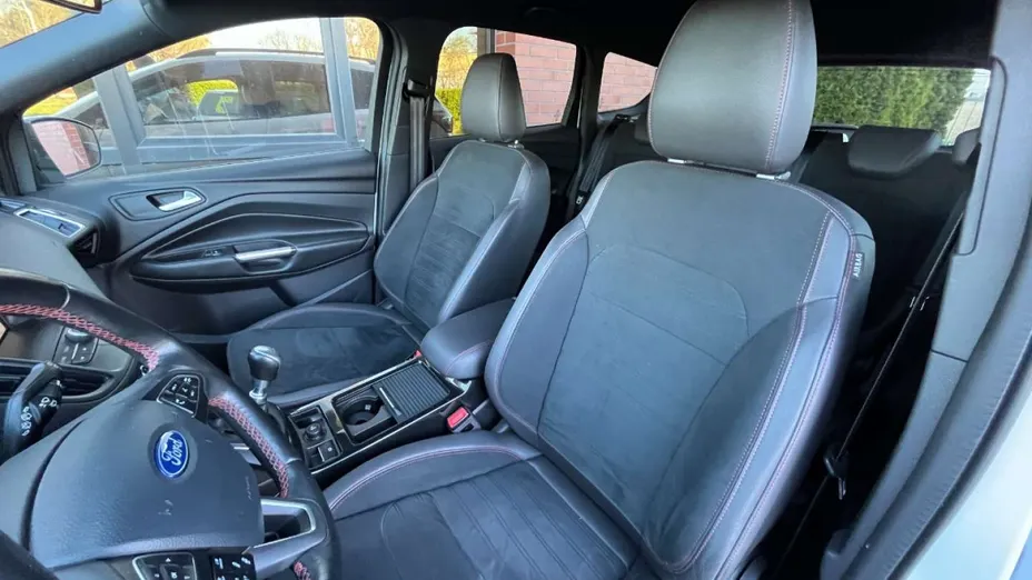 FORD Kuga -