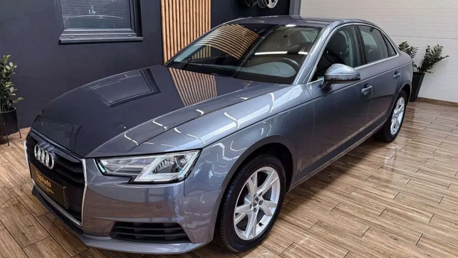 AUDI A4 -