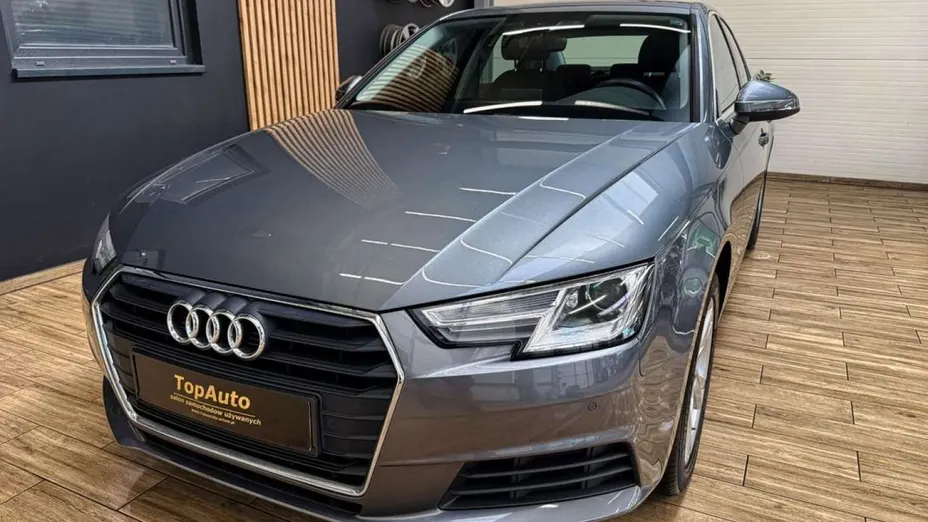 AUDI A4 -