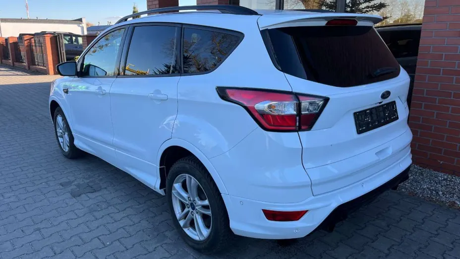 FORD Kuga -