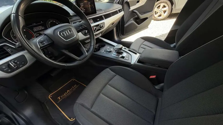AUDI A4 -