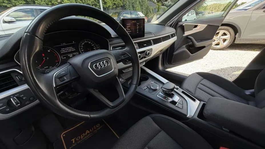 AUDI A4 -
