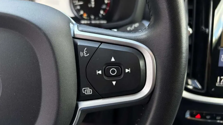 VOLVO V60 -