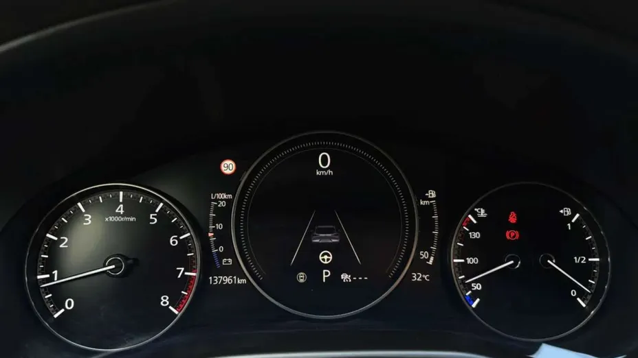 MAZDA CX-30 -
