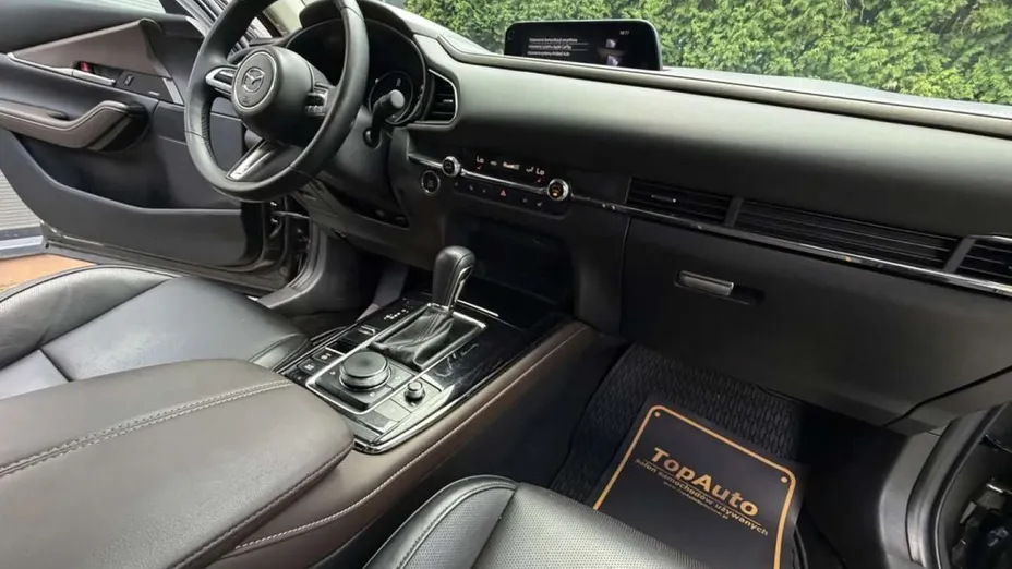 MAZDA CX-30 -