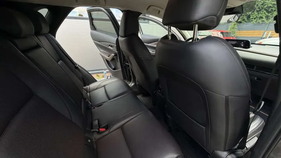 MAZDA CX-30 -