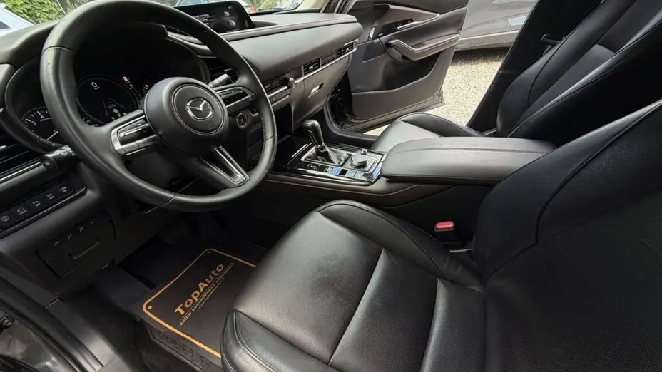 MAZDA CX-30 -
