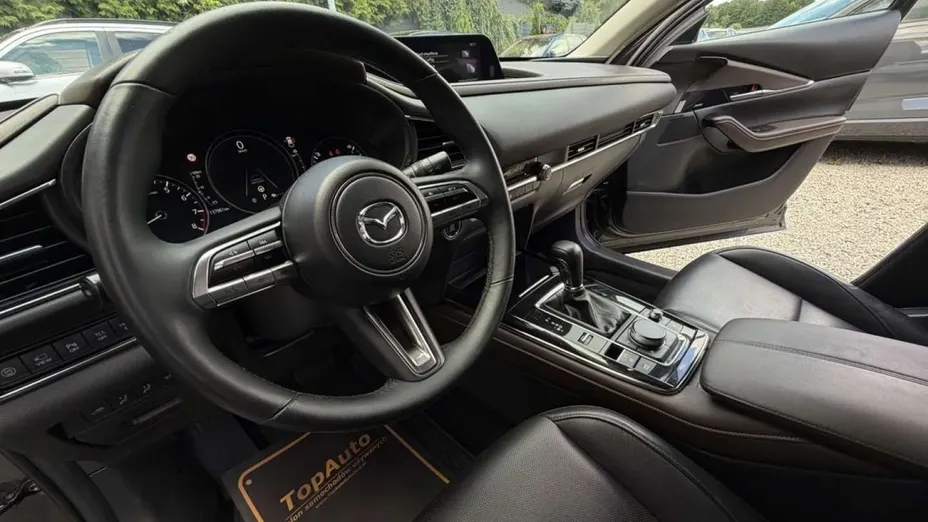 MAZDA CX-30 -