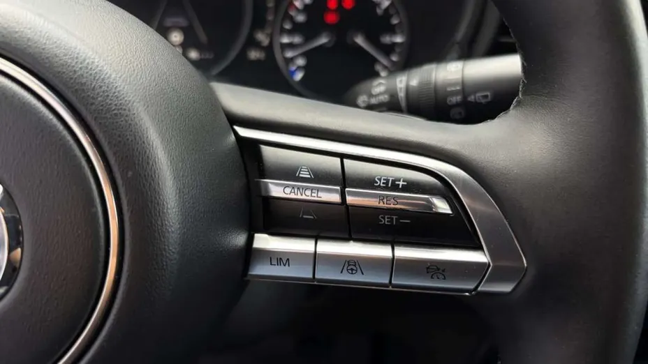 MAZDA CX-30 -