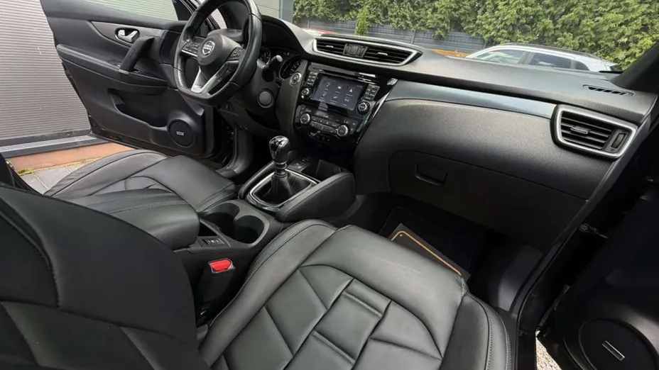 NISSAN Qashqai -