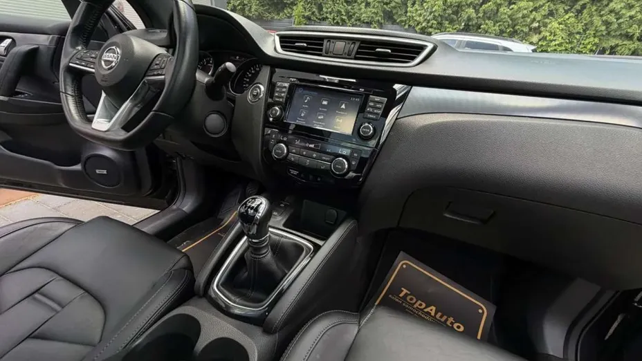 NISSAN Qashqai -