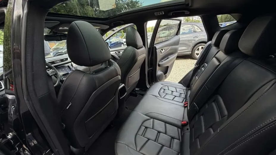 NISSAN Qashqai -