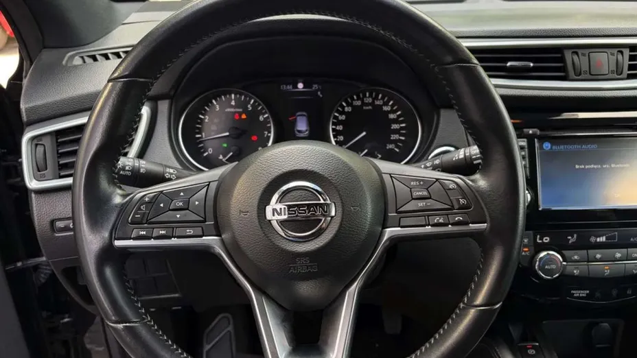 NISSAN Qashqai -