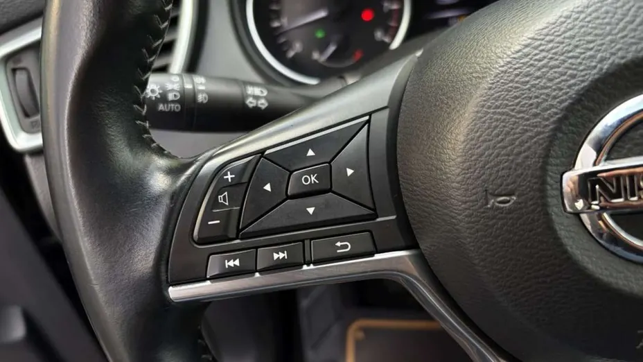 NISSAN Qashqai -