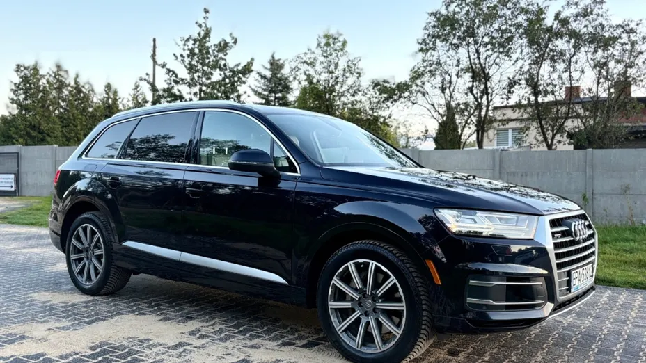 AUDI Q7 -