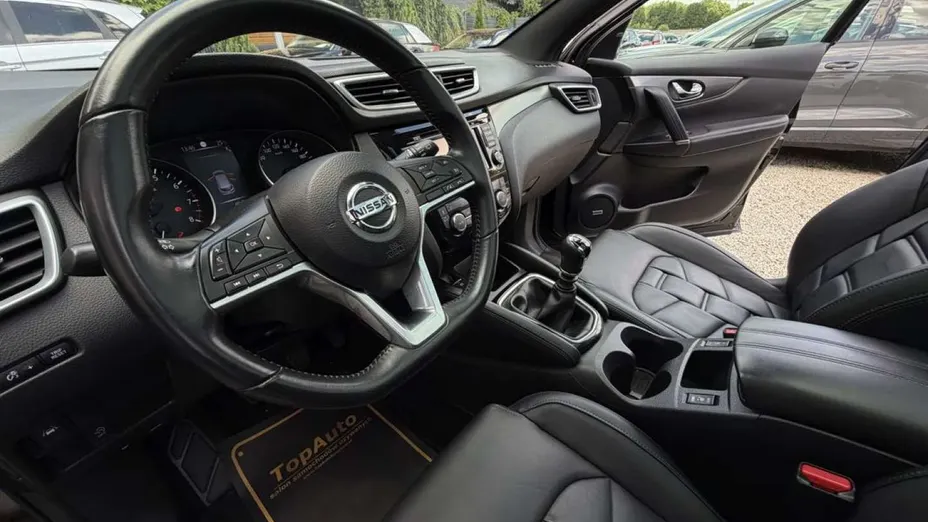 NISSAN Qashqai -