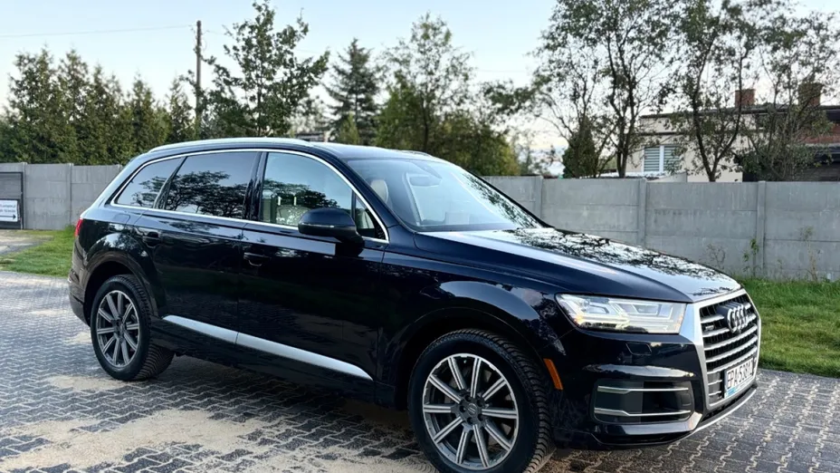 AUDI Q7 -