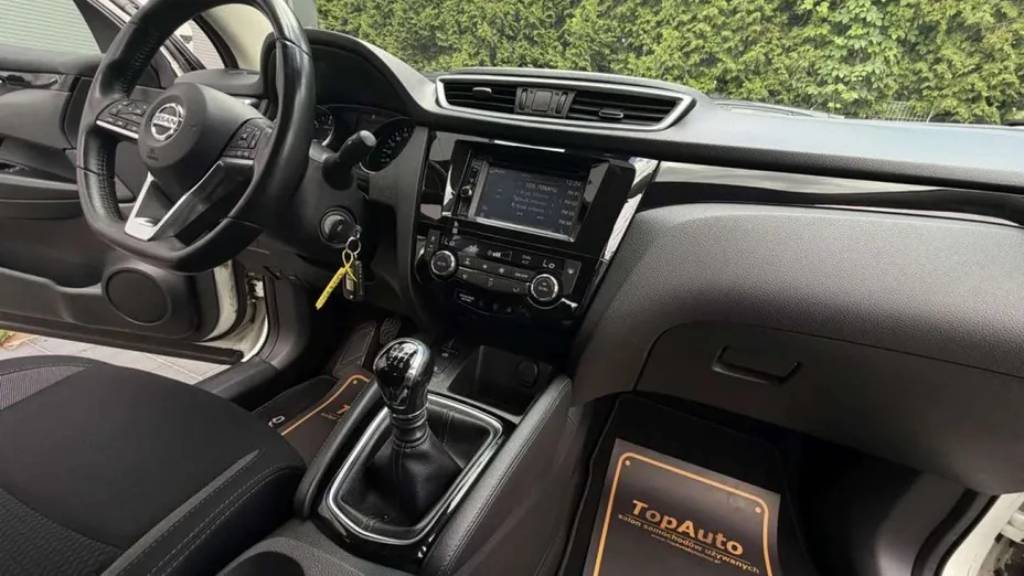 NISSAN Qashqai -