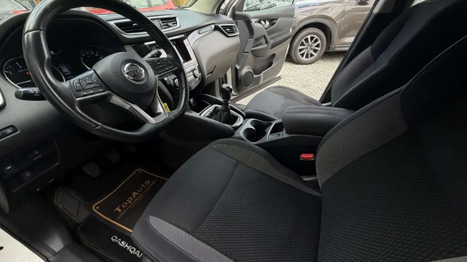 NISSAN Qashqai -