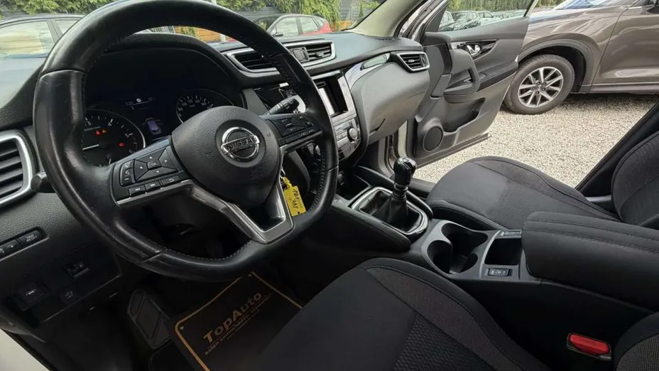 NISSAN Qashqai -