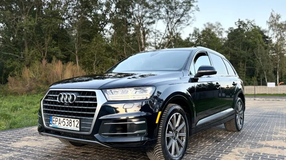 AUDI Q7 -
