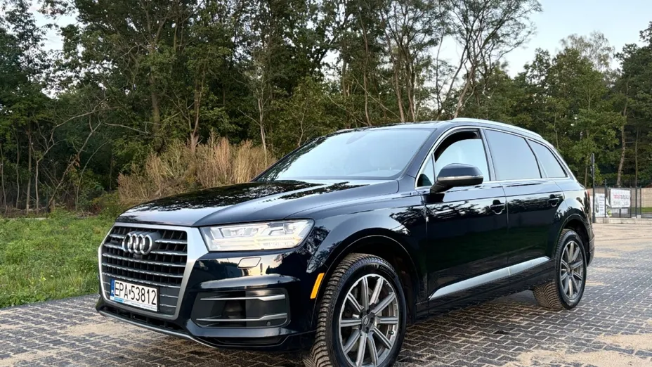 AUDI Q7 -
