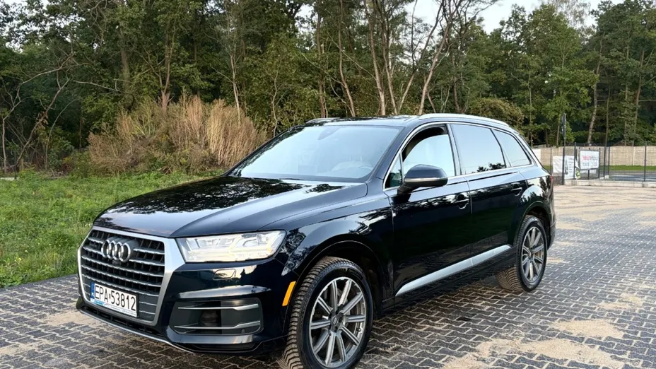 AUDI Q7 -