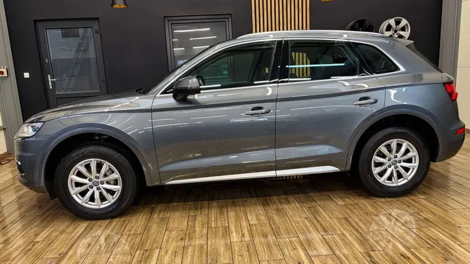 AUDI Q5 -