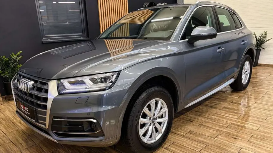 AUDI Q5 -
