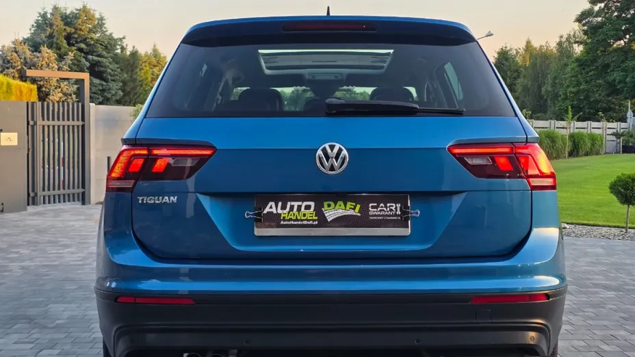 VOLKSWAGEN Tiguan -