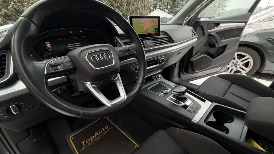 AUDI Q5 -