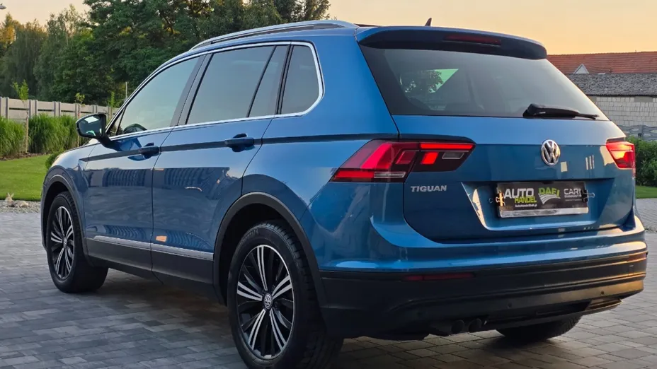 VOLKSWAGEN Tiguan -