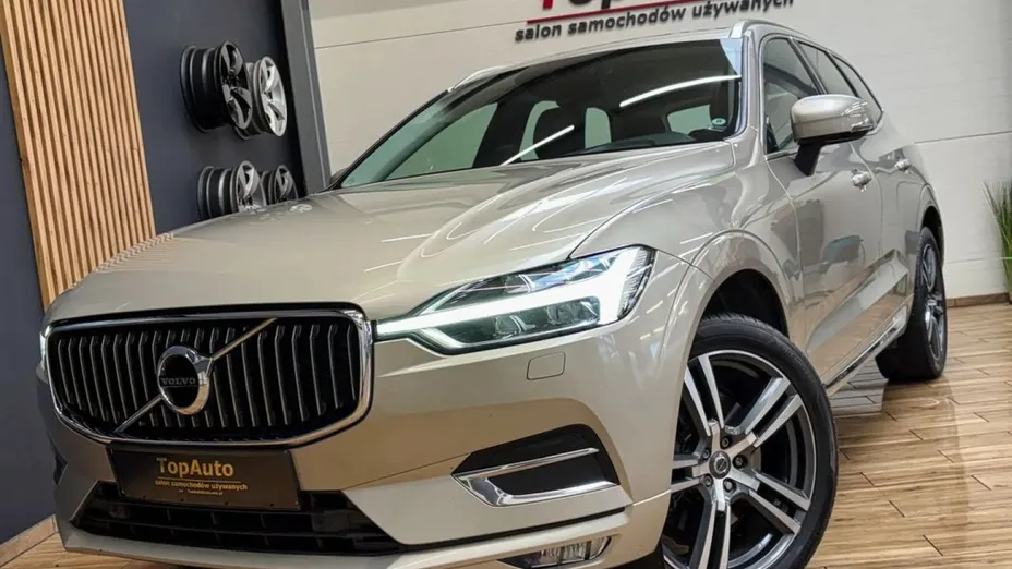 VOLVO XC60 -